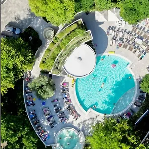 Serenissima Aparthotel